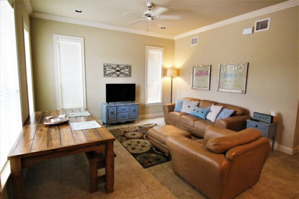 quarters-on-luther-8 Living Room in Quarters on Luther in College Station
